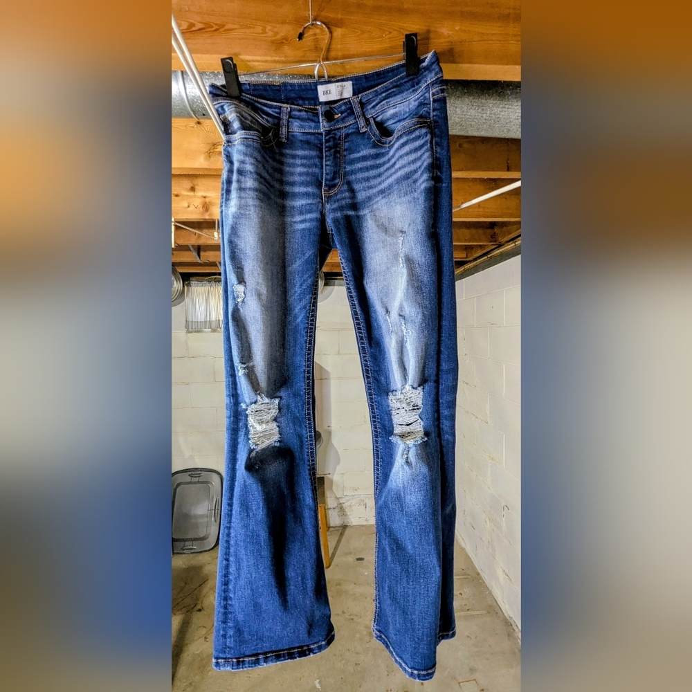 BKE slim fit, low rise boot cut distressed Blue Jeans, 29x29.5
